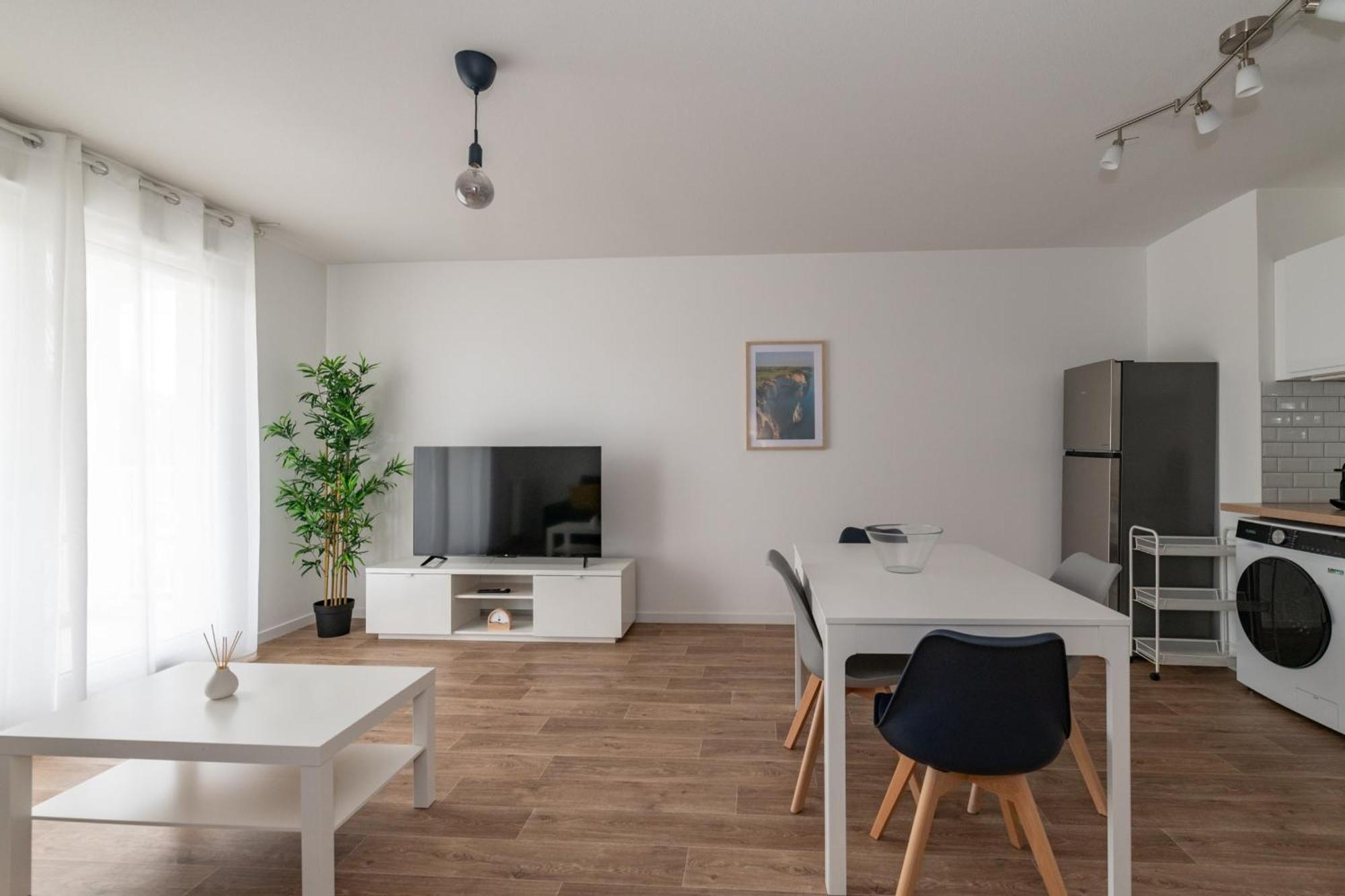 Parking Balcon 4pers Apartment
