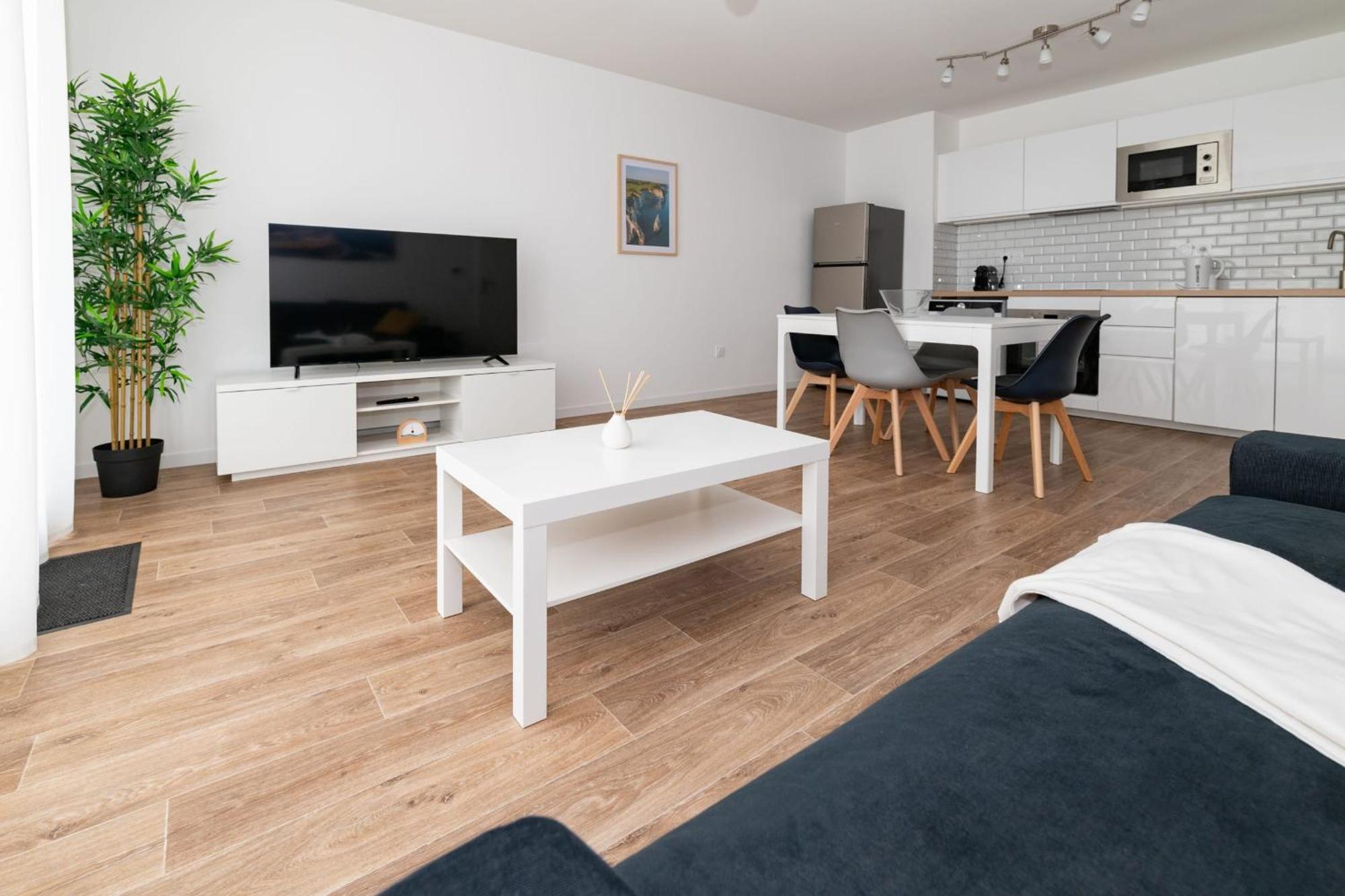 Parking Balcon 4pers Apartment Vendays-Montalivet